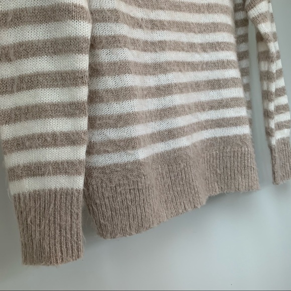 AEO brown and white stripe v-neck sweater - Picture 5 of 6
